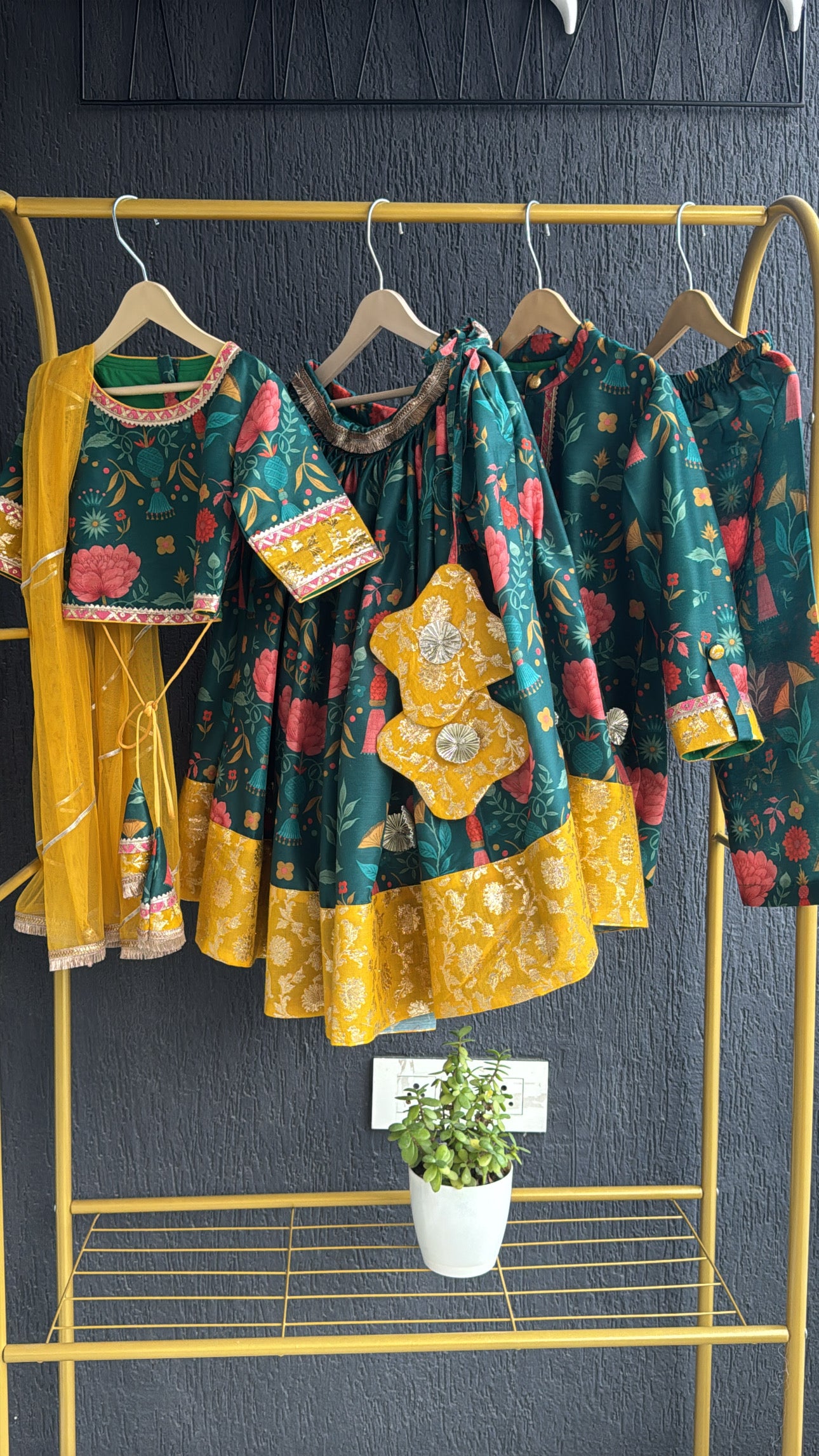 Green Mughal print lehnga set