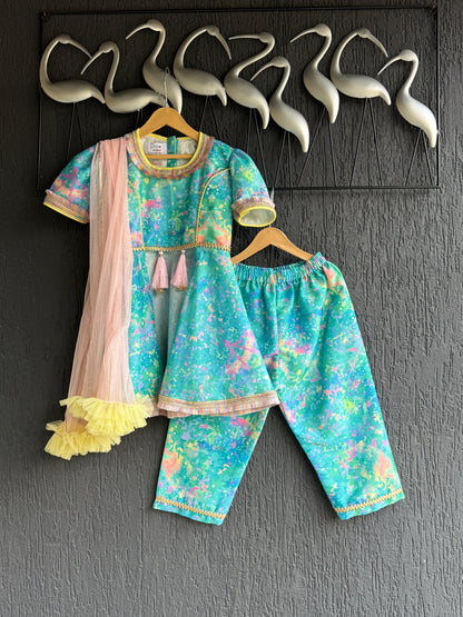 bule holi print kurta set